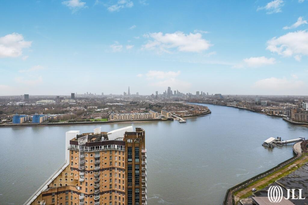 2-bed flat on Landmark Pinnacle, Marsh Wall, E14, £1,150,000