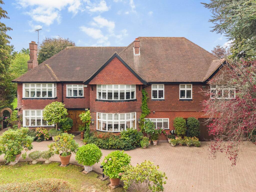 6-bed detached on Woodcote Park Avenue, Purley, CR8, £2,300,000