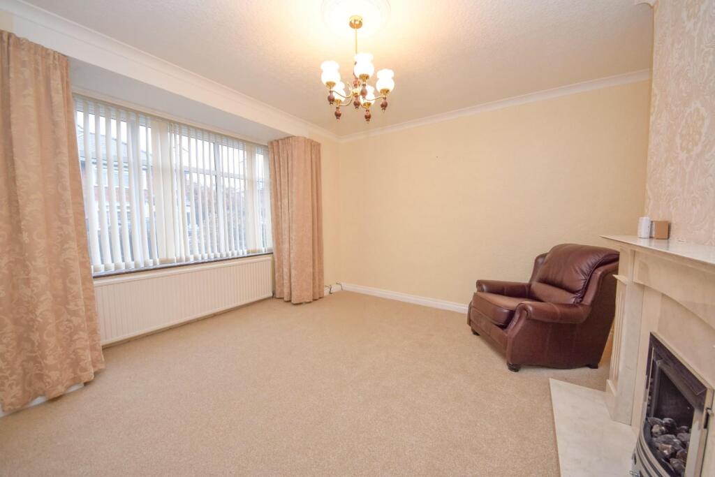 Denton Grove, Kitt Green Wigan, WN5 0HU photo 3