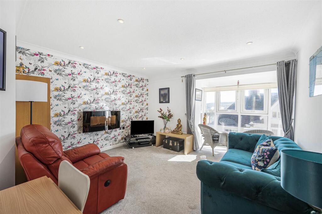 Apartment in Brighton - View 3