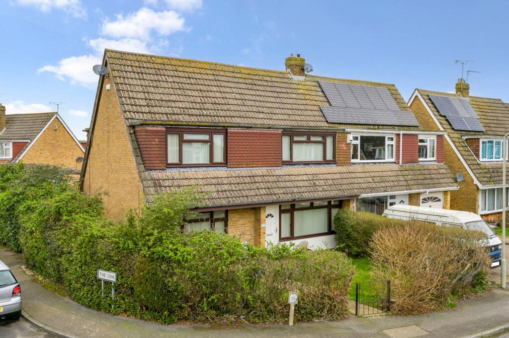 4-bed semi-detached on Weavers Way, Ashford, Kent, TN23, £380,000