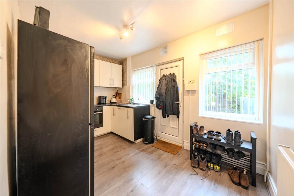 House in Leeds, West Yorkshire - View 4