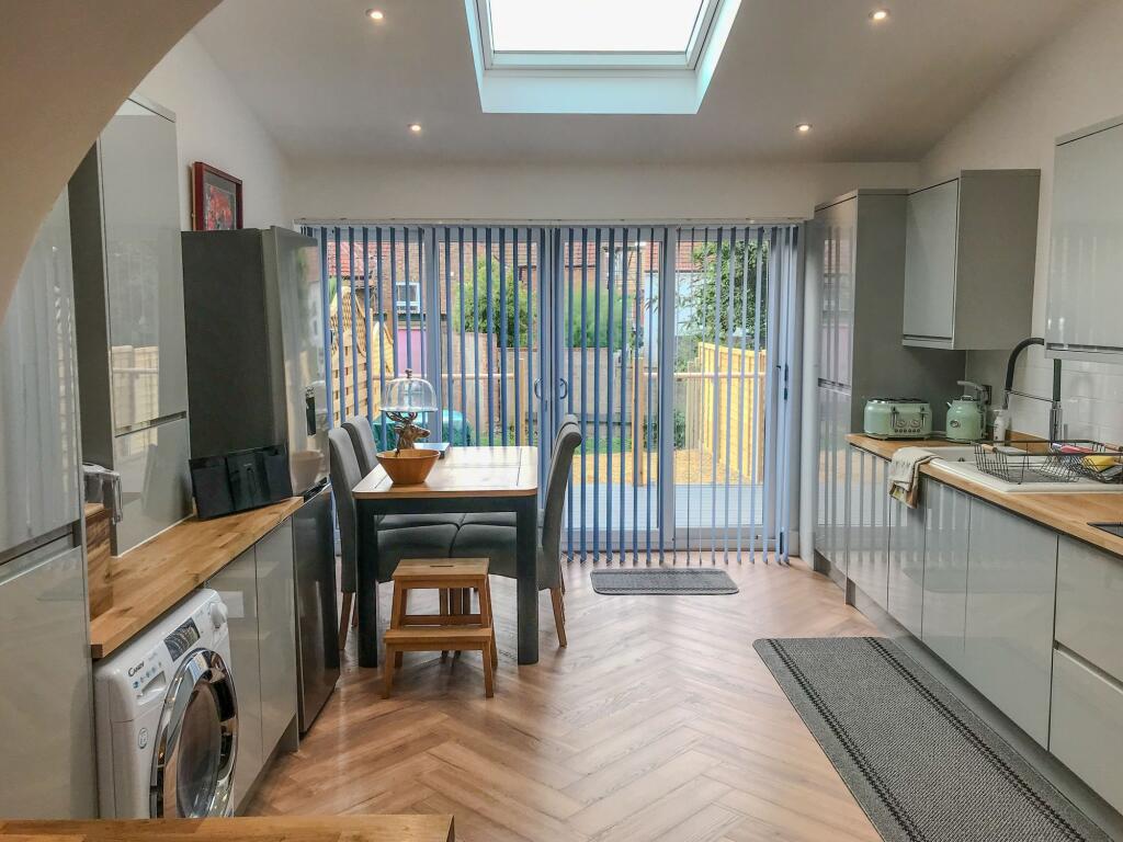 Apartment in Norwich - View 3