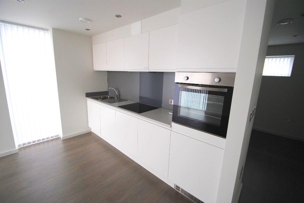 Main image of property: Ideal for single professional at JP Morgan or NHS