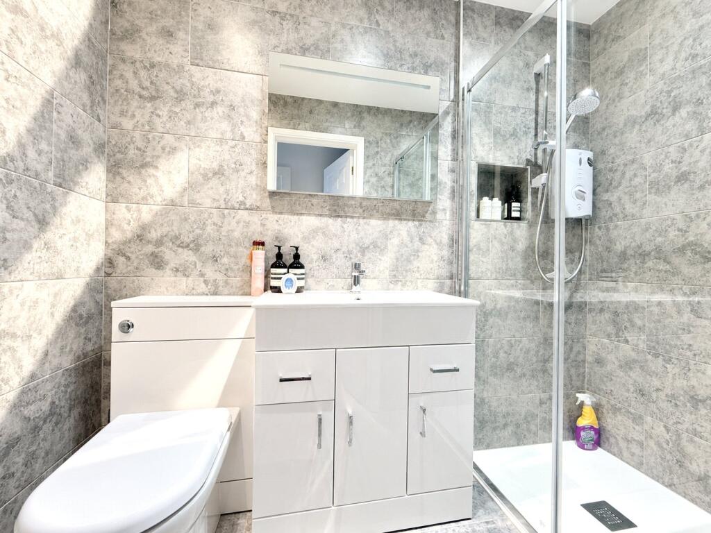 House in Bromley - View 5