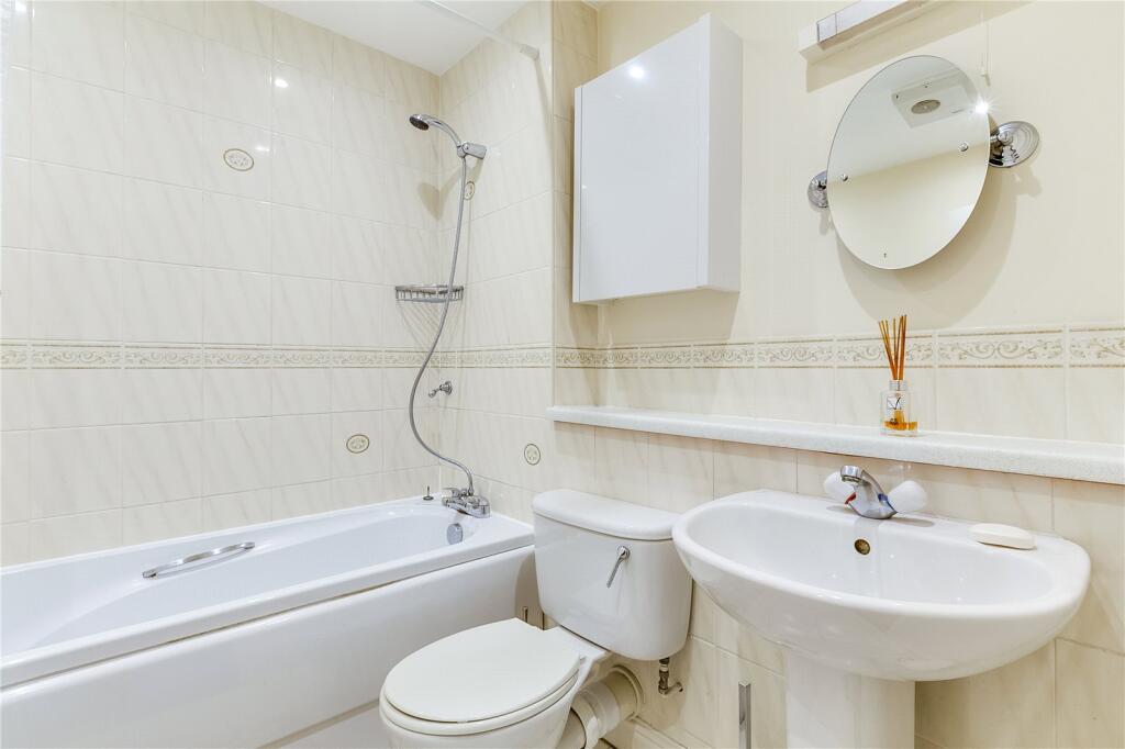 Apartment in London - More