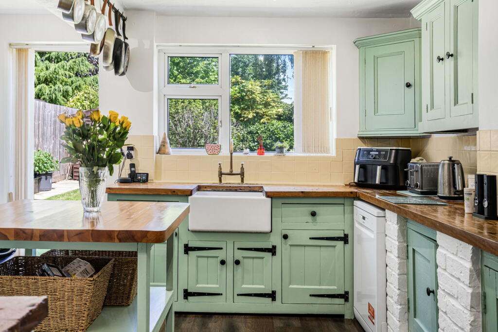 House in Brackley, West Northamptonshire - More