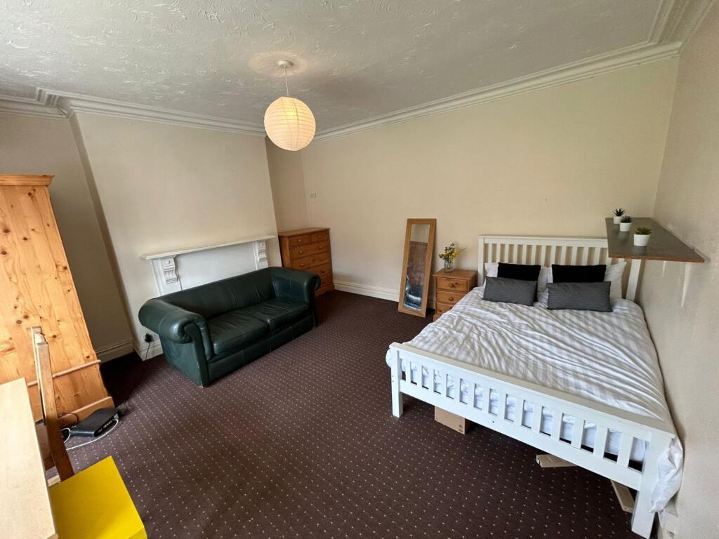House in Leeds - View 4