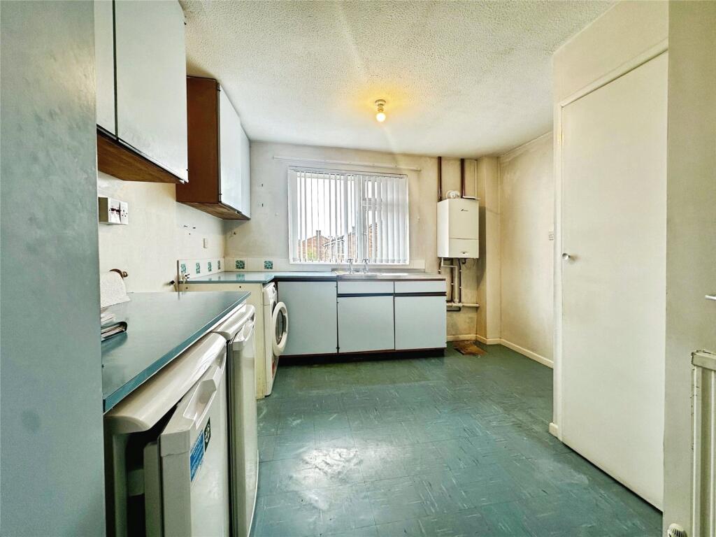 Taplin Drive, Hedge End, Southampton photo 3