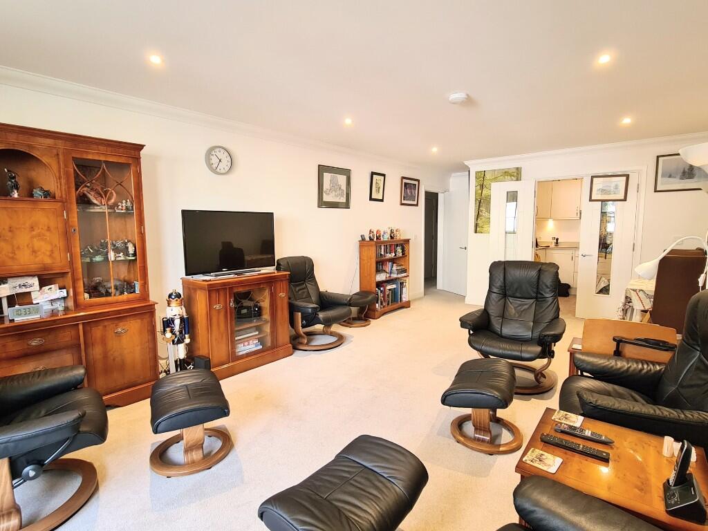 Apartment in Poole, Parkstone - View 4