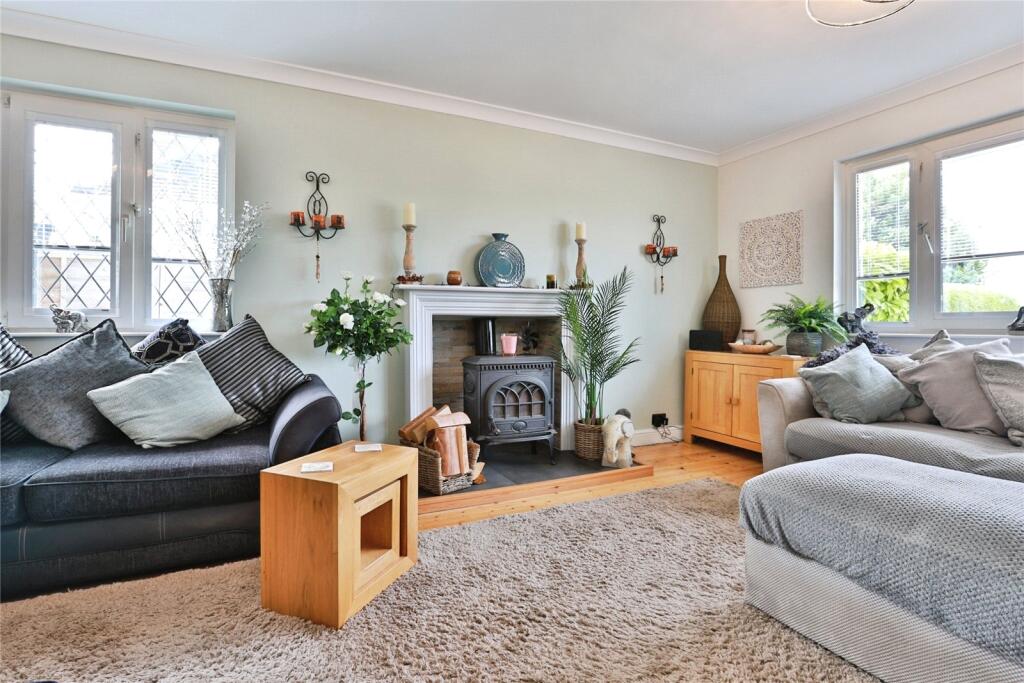 House in Bournemouth, Burton and Winkton - More