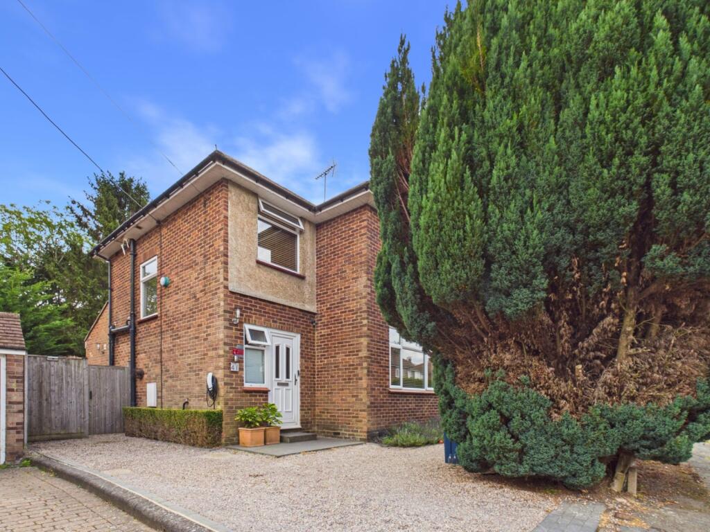 Main image of property: Little Reeves Avenue, Amersham, Buckinghamshire, HP7