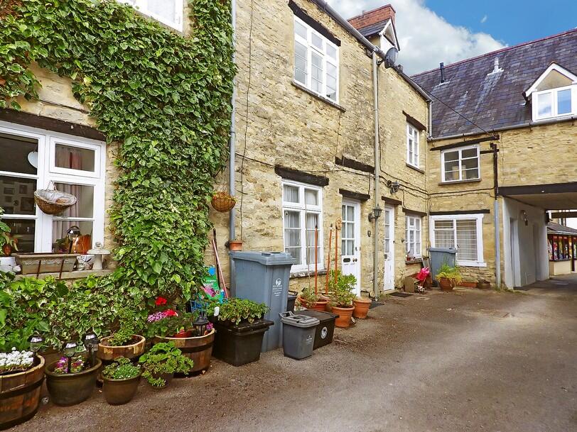 Main image of property: High Street, Witney, Oxfordshire