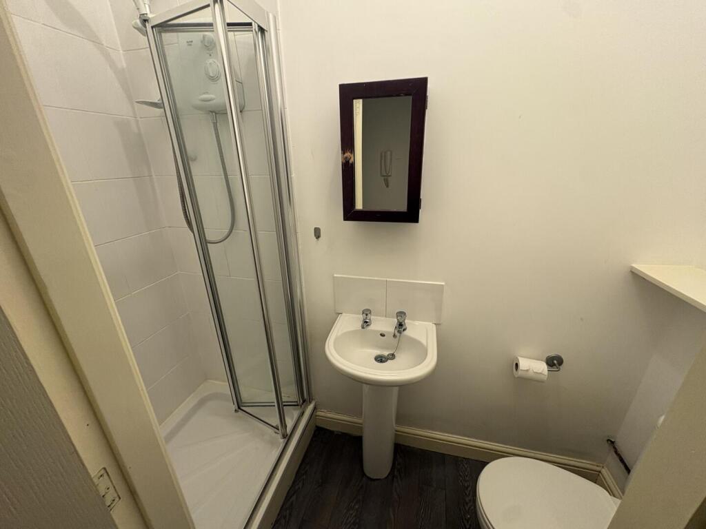 Apartment in Trafford, Sale Moor - More