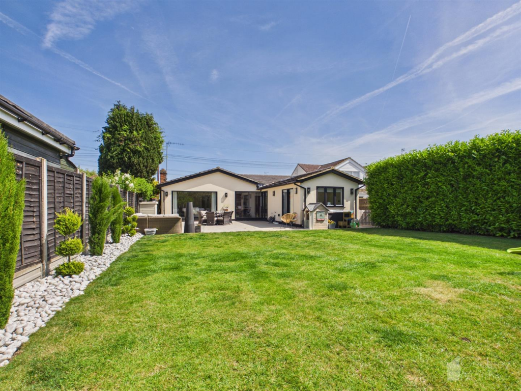 Derby Road, Hoddesdon photo 2