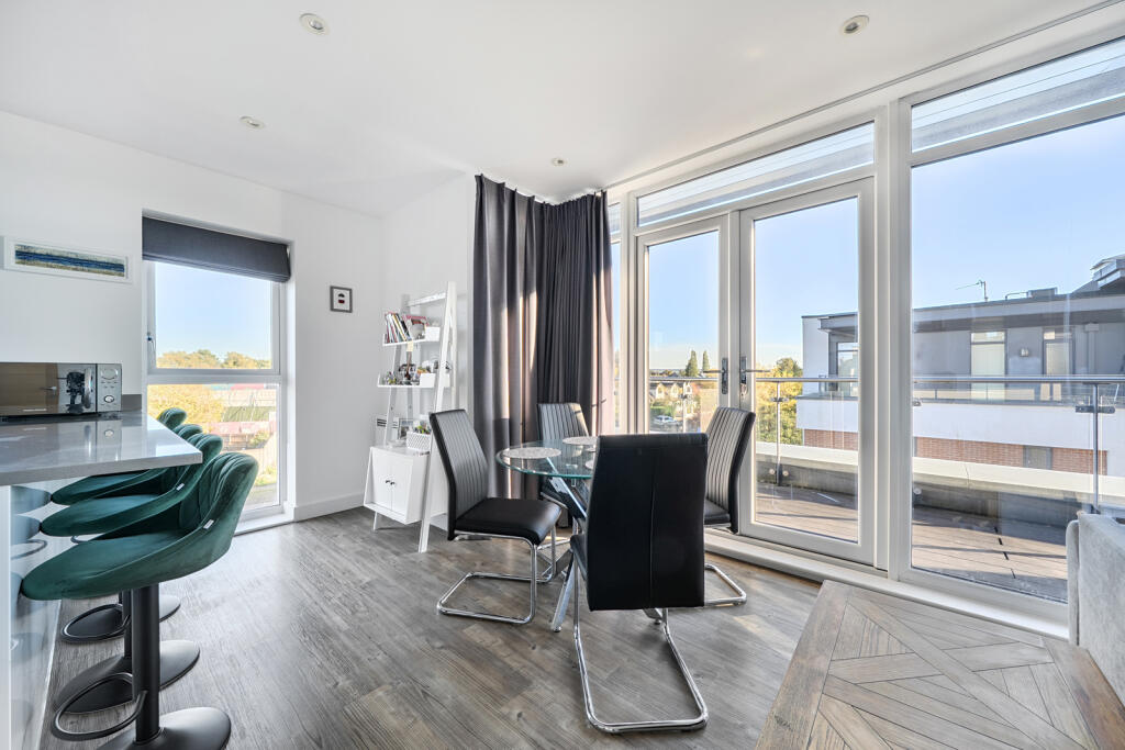 Apartment in Woking, Mount Hermon, Westfield - View 3
