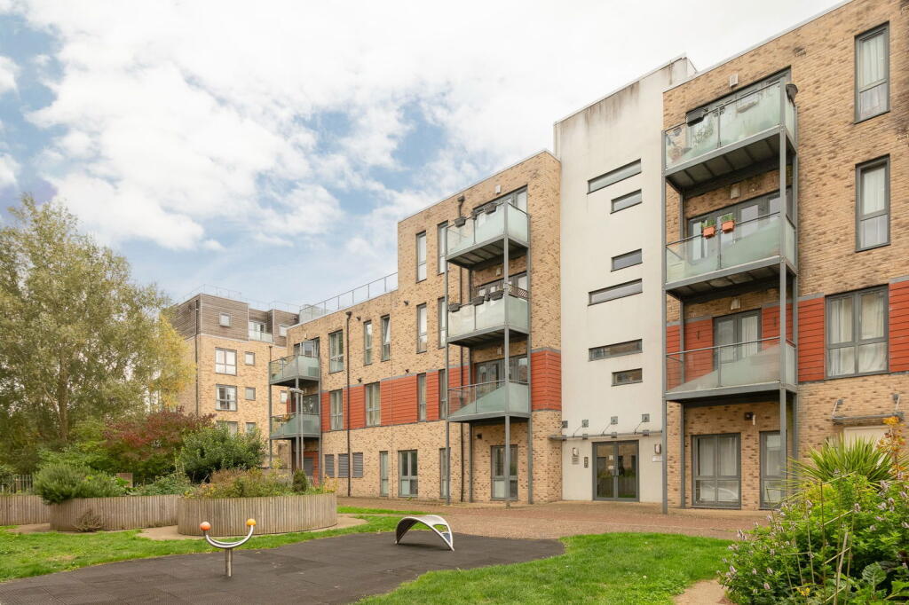 Main image of property: Fitzgerald Place, Cambridge, CB4 1WA