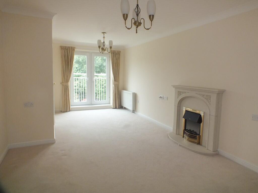 84, Swallows Court, Spalding photo 2