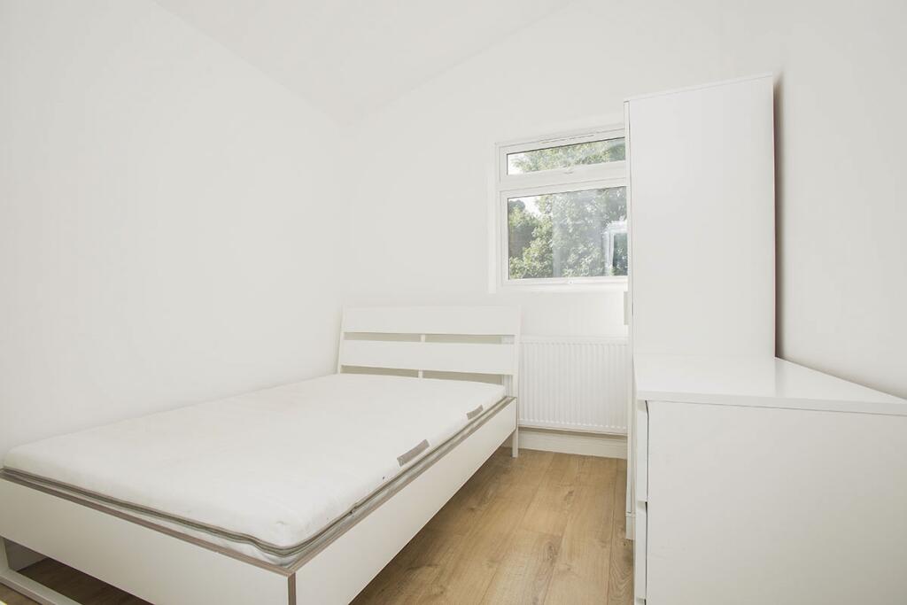 Main image of property: Kingston Road, Ilford, Essex, IG1