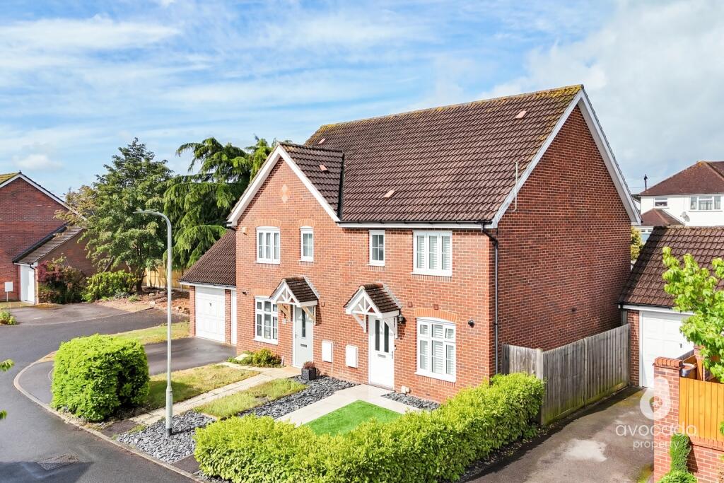 Main image of property: Oatlands Chase, Shinfield, RG2
