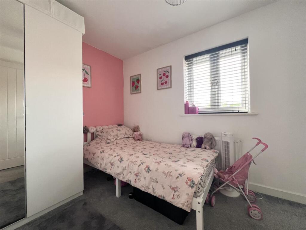 House in Towcester, West Northamptonshire - View 5