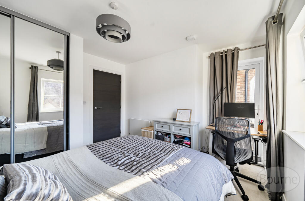 Apartment in Guildford - More