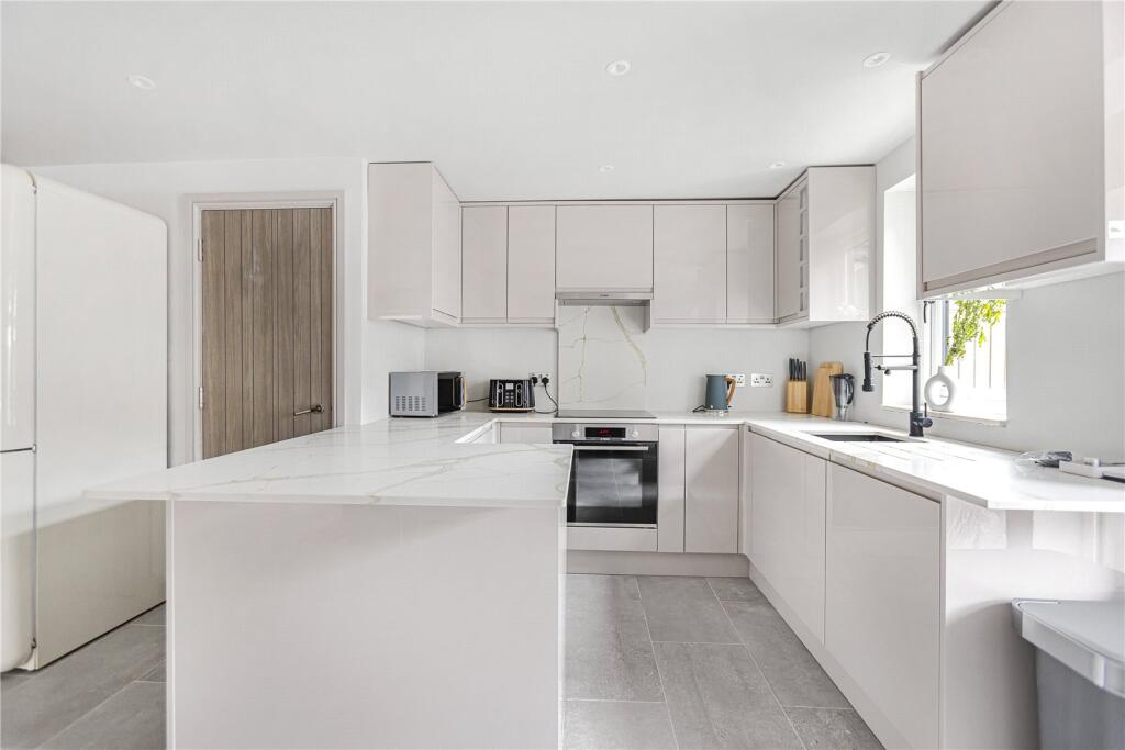 Main image of property: Friars Mead, London, E14