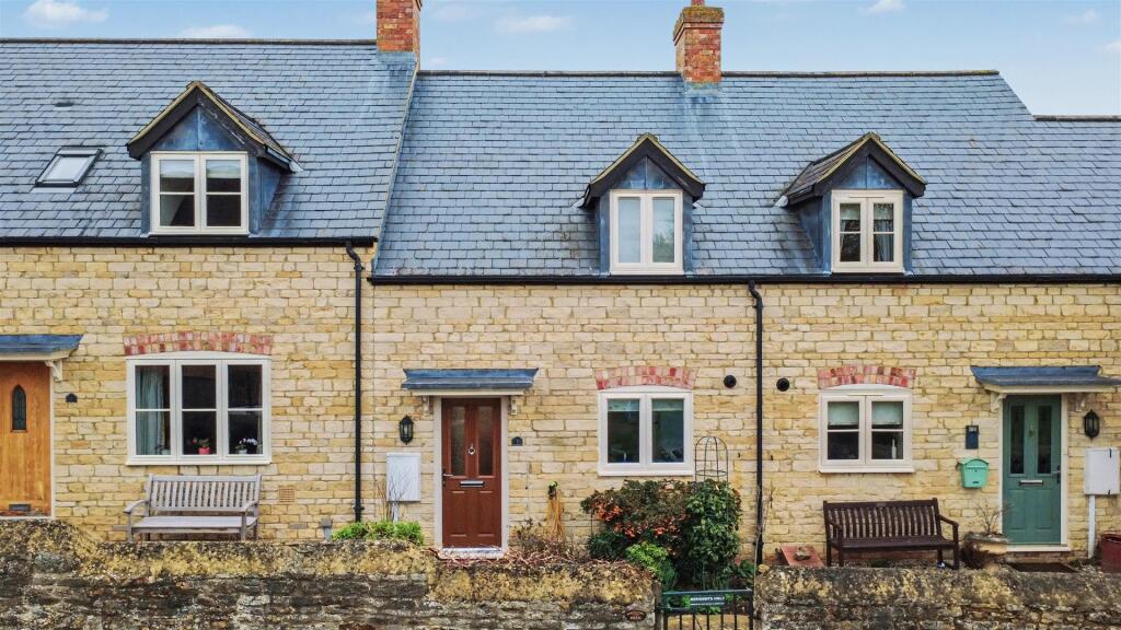 Main image of property: Daventry Close, Woodford, NN14 4GA