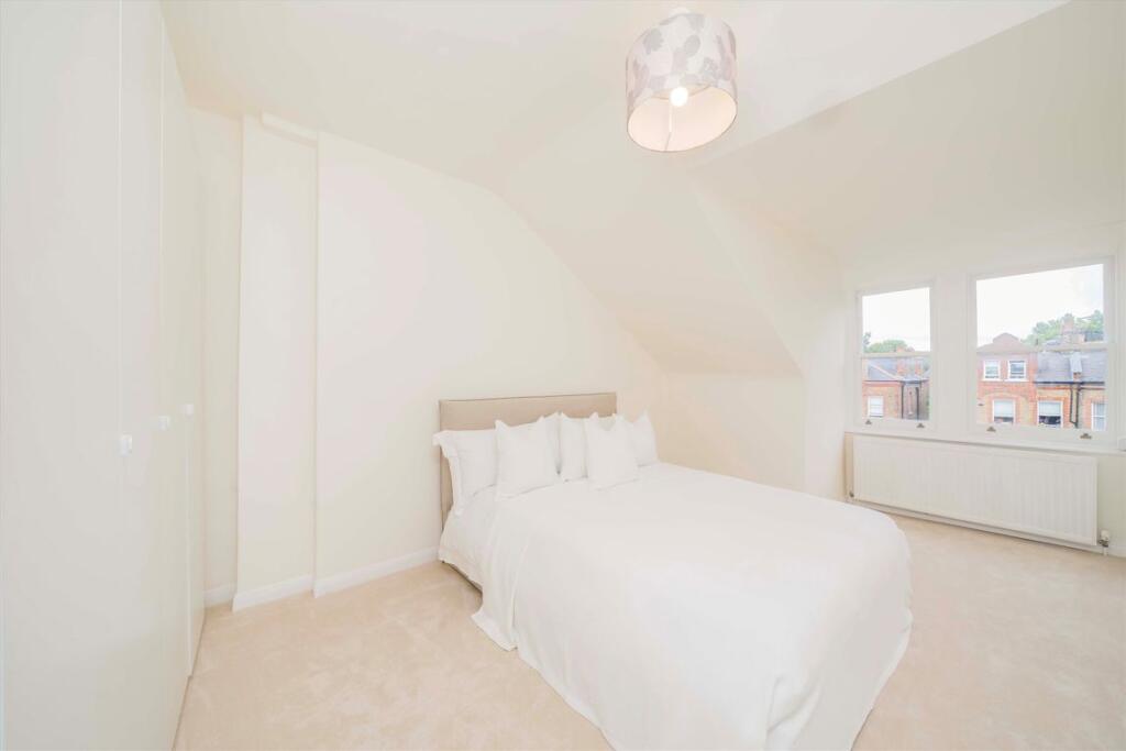 Apartment in London - View 3