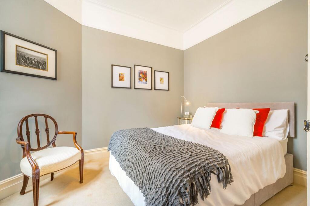 Apartment in London, Paddington - View 4