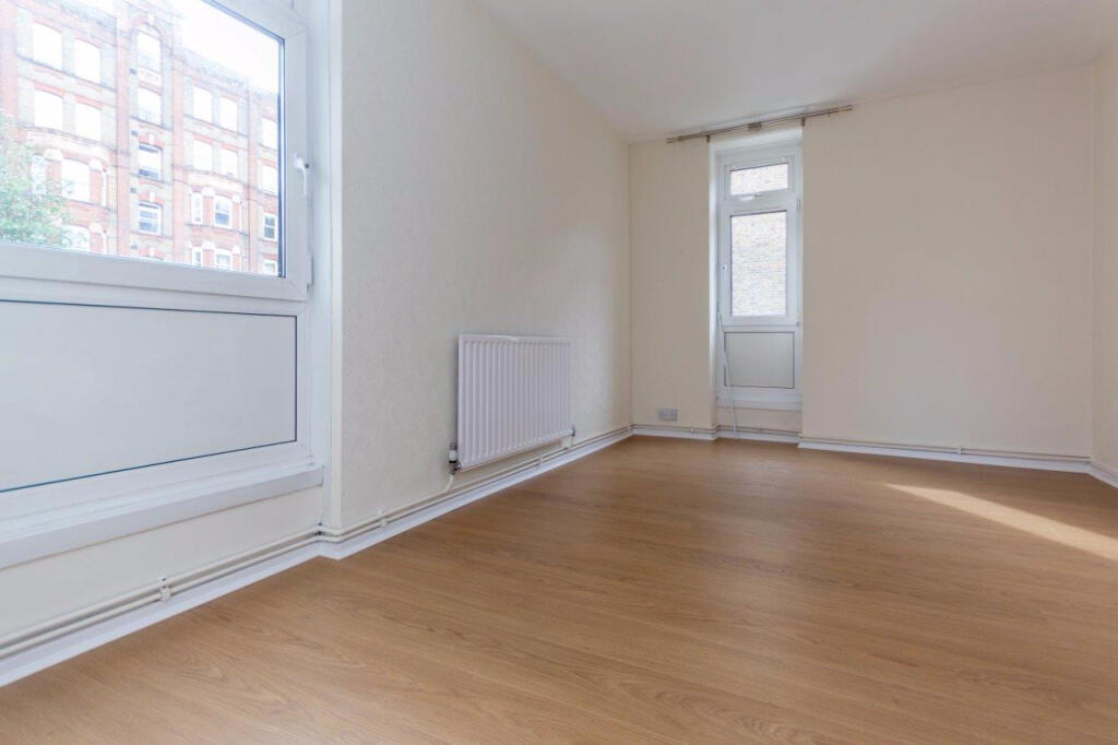 Apartment in Ilford - View 2
