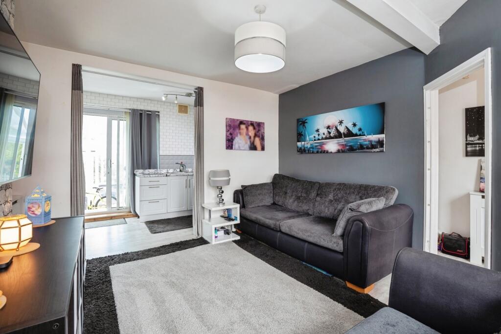 House in Strood, Medway - View 2