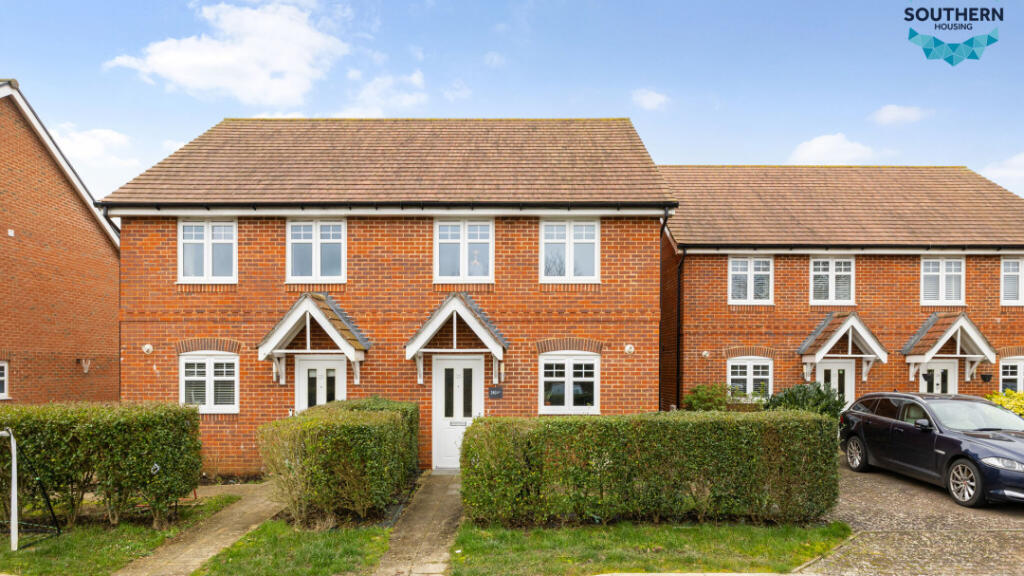 Main image of property: 25 Goldfinch Lane, Hellingly, Hailsham, BN27 1FX