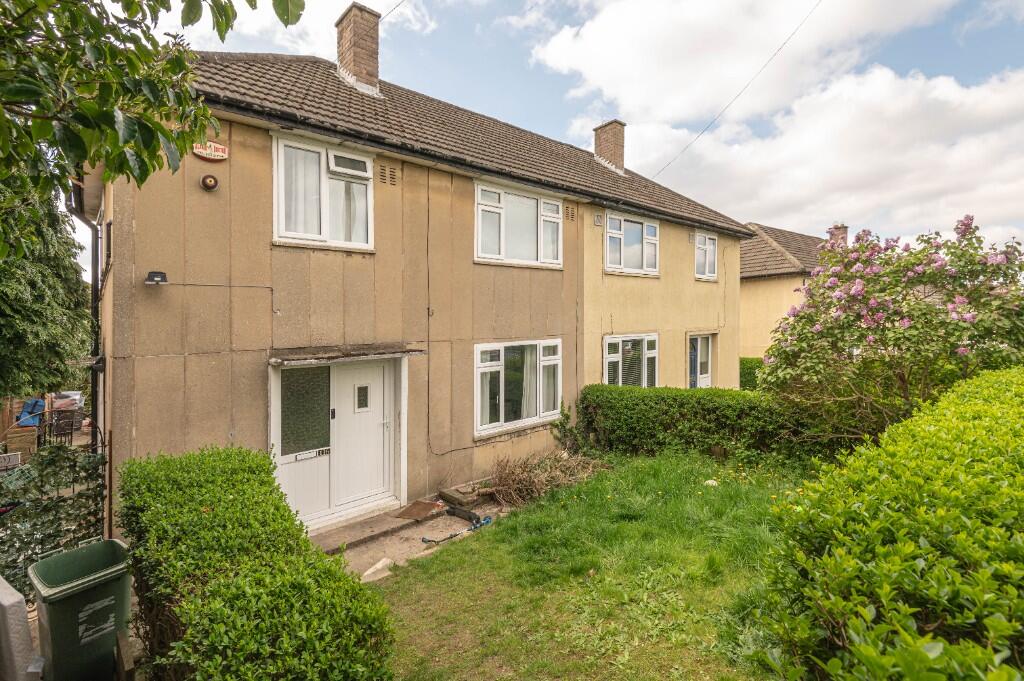 3-bed semi-detached on Kentmere Close, Leeds, LS14, £149,000