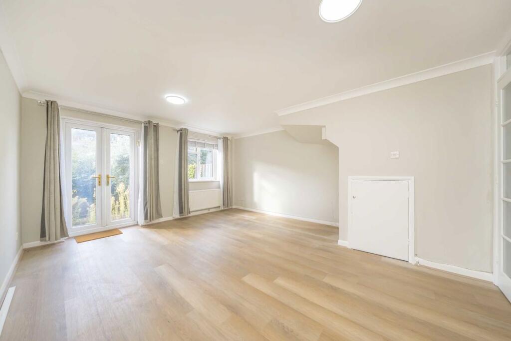 House in Twickenham - View 2