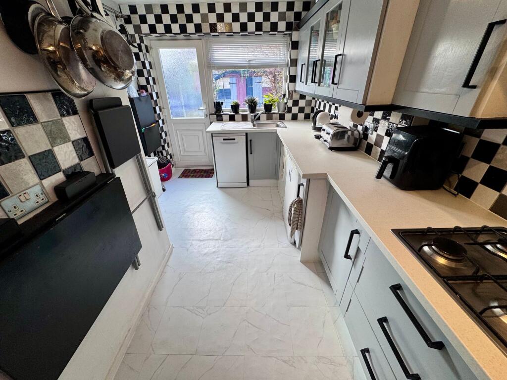 Hendre Close, Coventry, CV5 photo 4