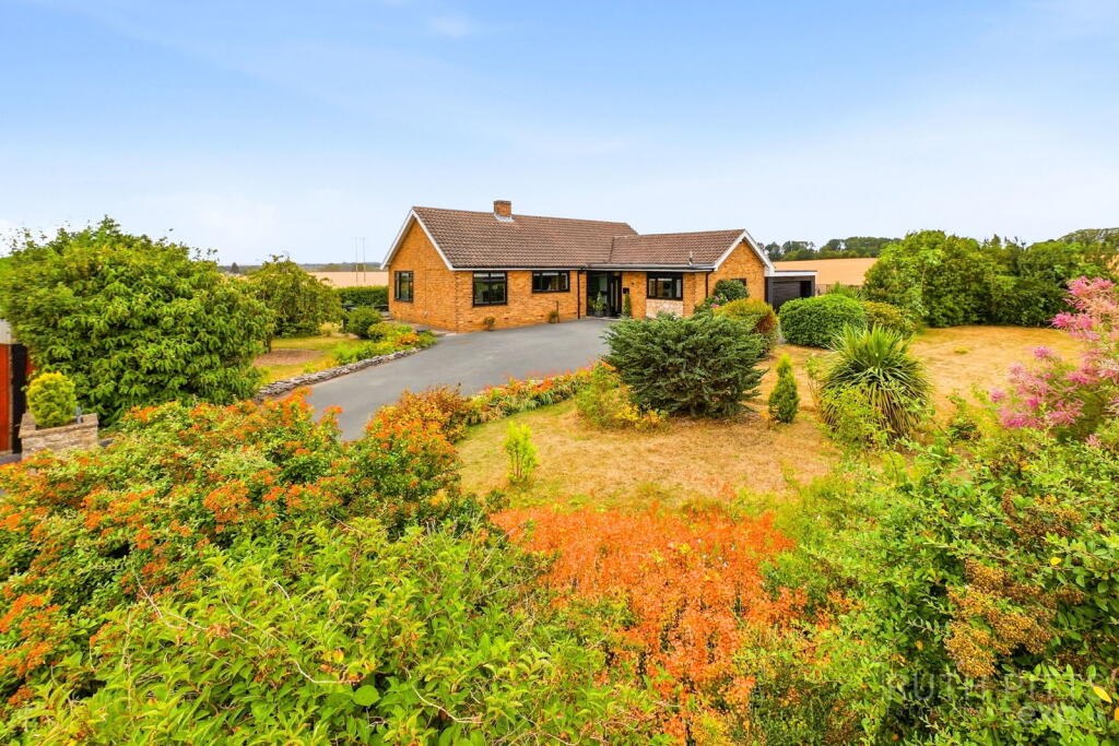 House in Wakefield - View 2