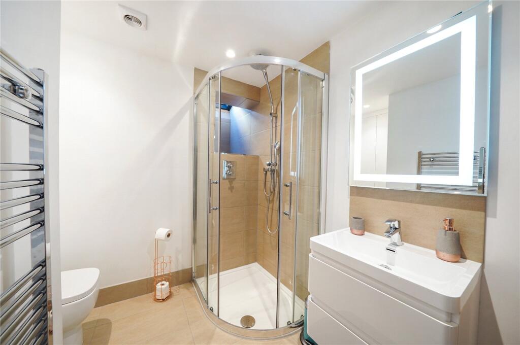 Apartment in London - View 5