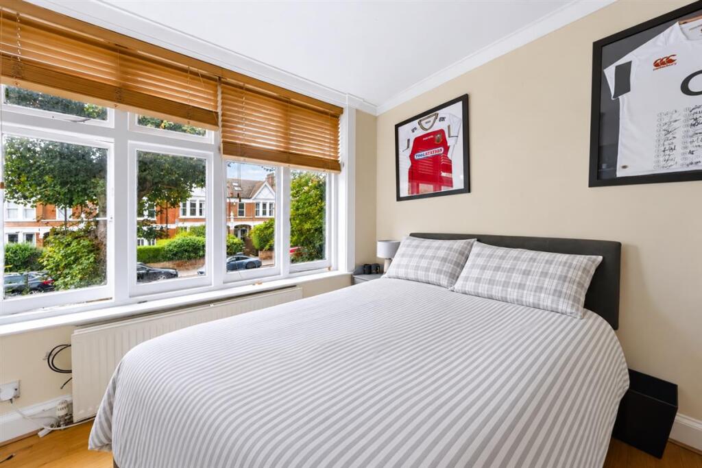 House in London - View 5