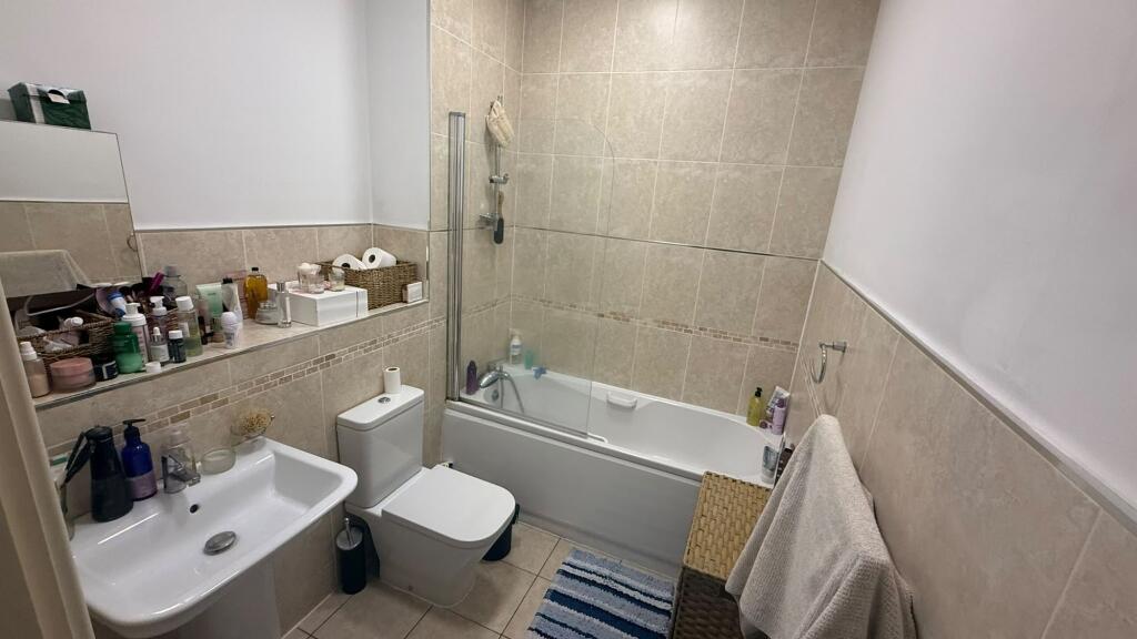 Mint Drive, Hockley, B18 photo 5