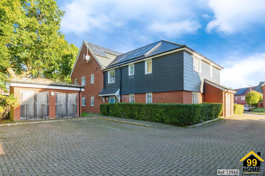 Ten Acres Crescent, Hertfordshire, SG2 photo 3