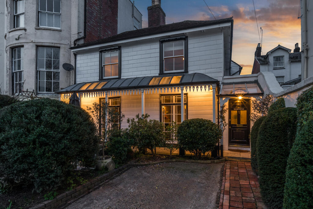 Main image of property: Mount Sion, Tunbridge Wells, TN1