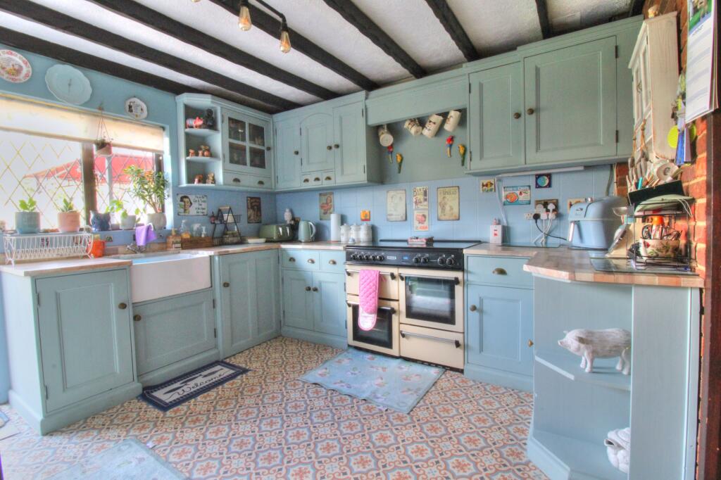 House in Southend-on-Sea - View 4