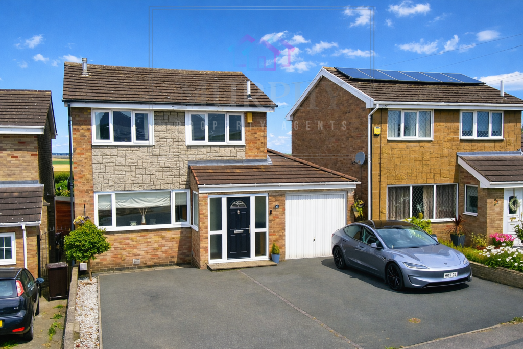 Main image of property: Larks Hill, Pontefract, Wakefield, WF8 4RP, Pontefract