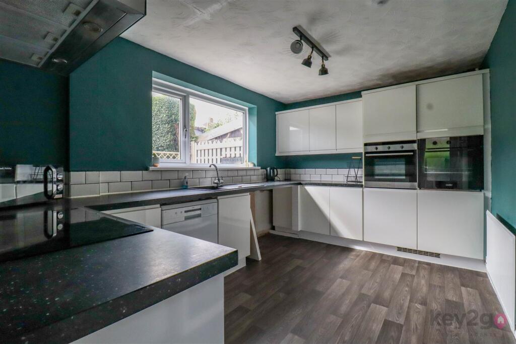 House in Chesterfield, Derbyshire - View 5