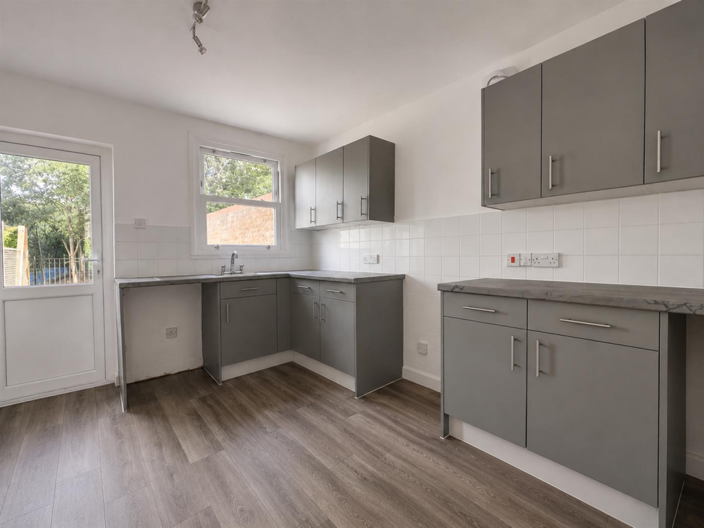 House in Slough - View 4