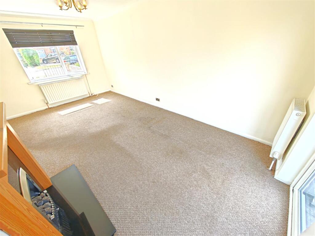 House in Northampton, North Northamptonshire - View 5