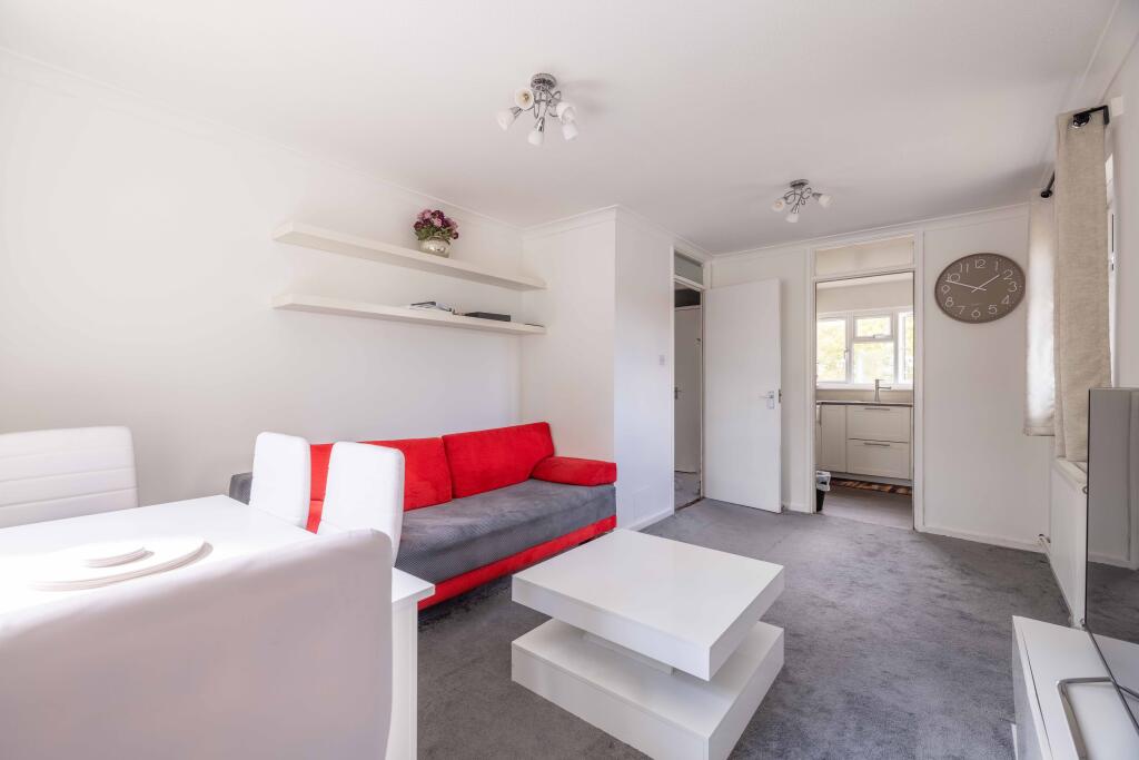 Apartment in Windsor - View 4