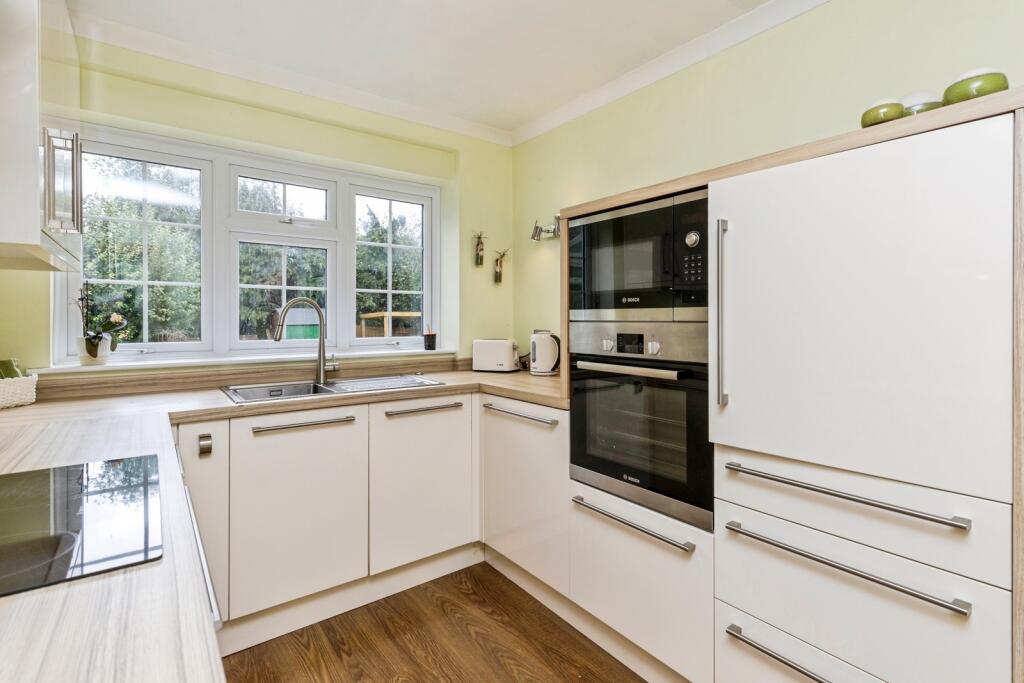 House in Crawley, Gossops Green - More