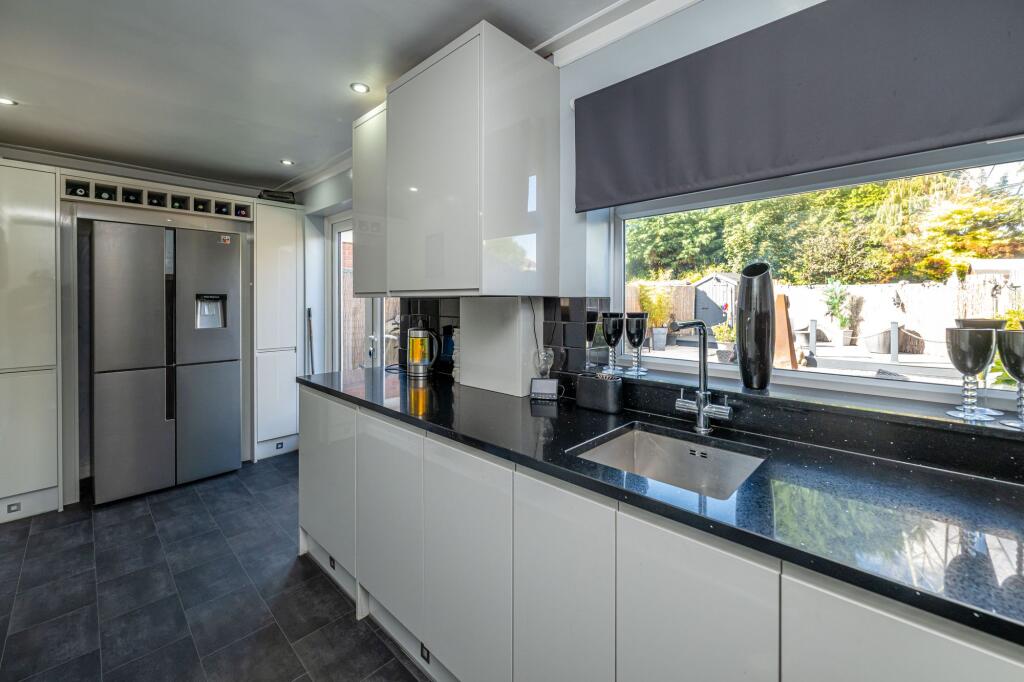 House in South Staffordshire, Wombourne - View 5